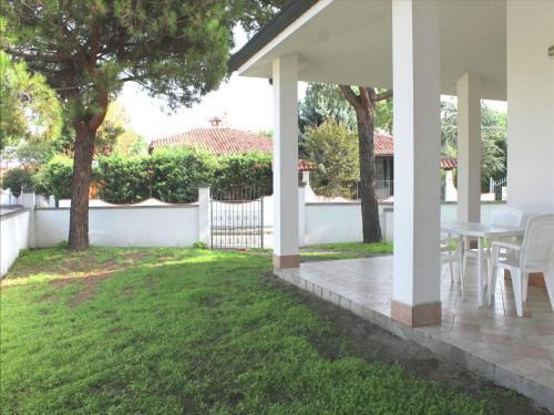 Holiday Home Pino Tre Lido Di Volano