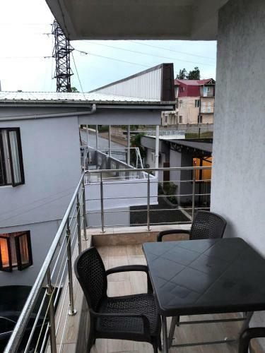 Hostal Guest House: Sheni Sakhli Kobuletshi