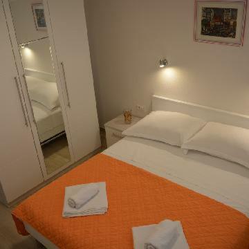 Apartments Leon