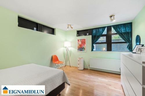 Large Apartment Close To The Centre