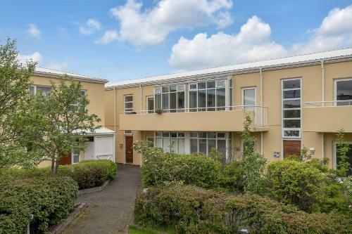Downtown Reykjav�k Apartment - Amazing Garden View