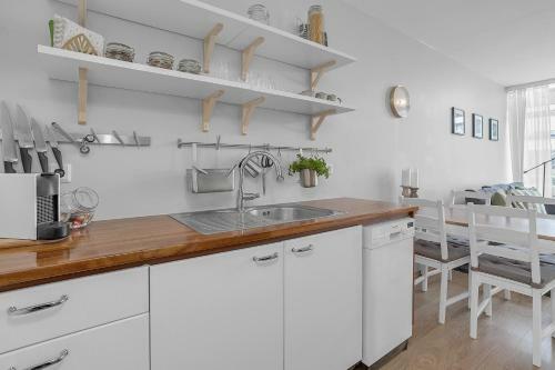 Downtown Reykjav�k Apartment - Amazing Garden View