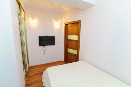 Bright & Quiet 2room Apartment In City Center