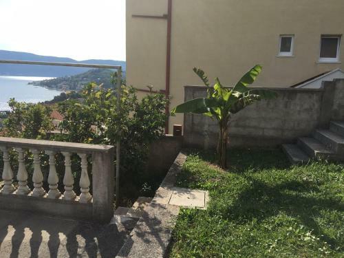 Golden View Apartments