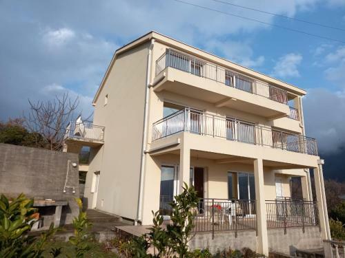 Golden View Apartments