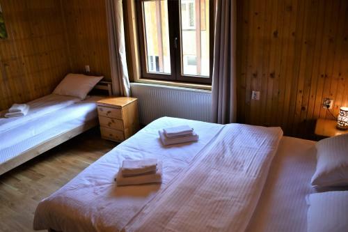 Hostal Srna Chalet - Rooms
