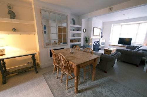 Fantastic 2bd Holiday Cottage West Sussex
