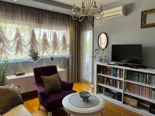 Apartment Violet