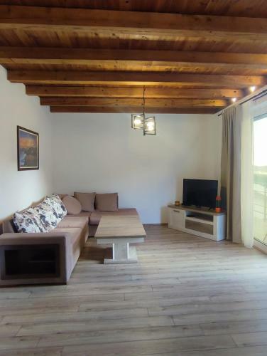 Holiday Home N&s