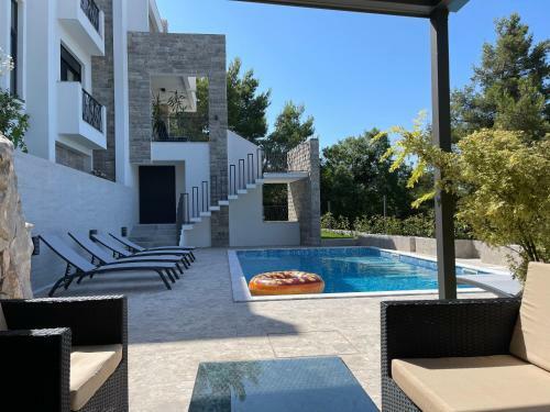 Villa Pine