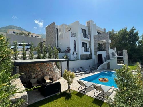 Villa Pine