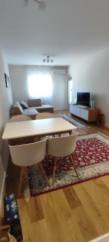 Todor Apartment