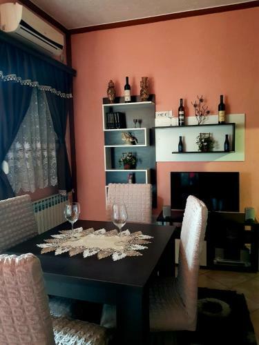 Ugrenovi? Apartmani