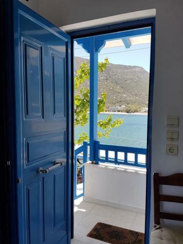 Beachfront Studio Apartment With Incredible Views