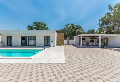 Villa House With Pool Mimi