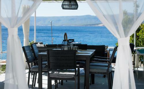 Sea View Apartment Maja