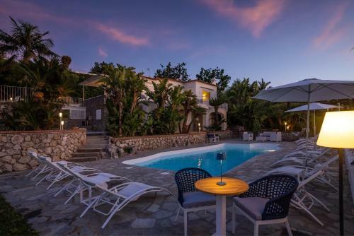 Hostal Capri Blue Luxury Villa Le Tre Monelle