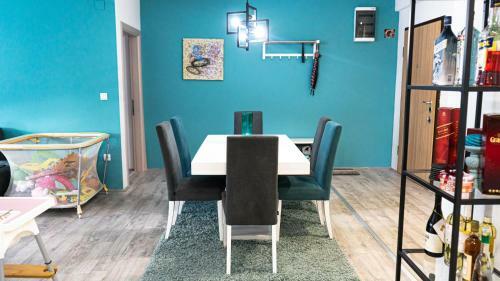 Modern Apartment Near Old Bazaar