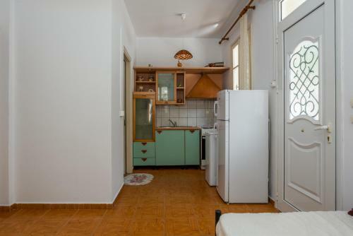Zoe's House In Argostoli