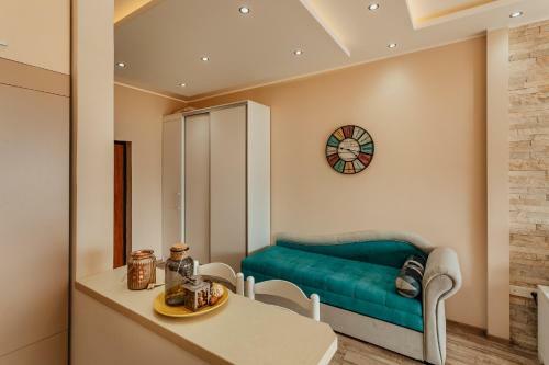 Sunny Side Studio Apartment