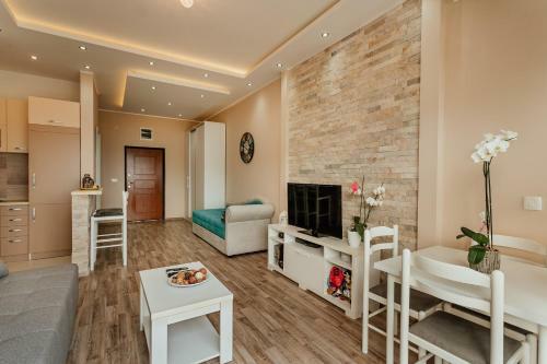 Sunny Side Studio Apartment