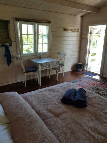 Campsite 37a - Wooden Cabins