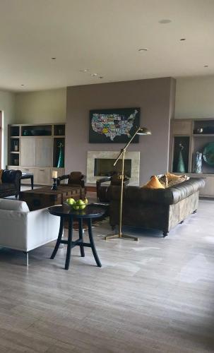 Villa Luxurious Private Retreat W/panoramic Ocean Views.