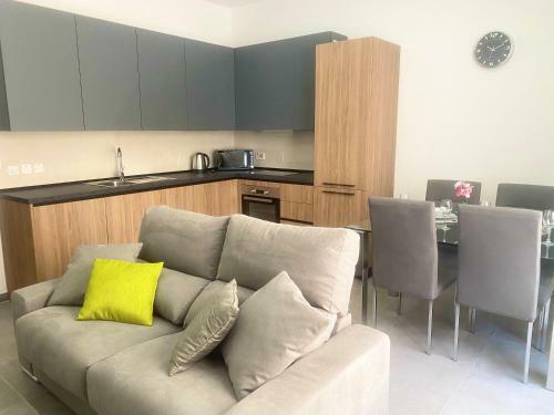 Gzira Holiday Apartment
