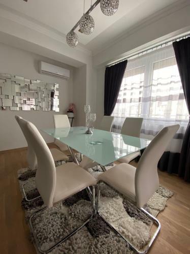 Royal King Apartment