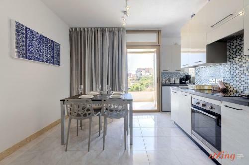 Seaview 2 Bedroom Beach Apartment