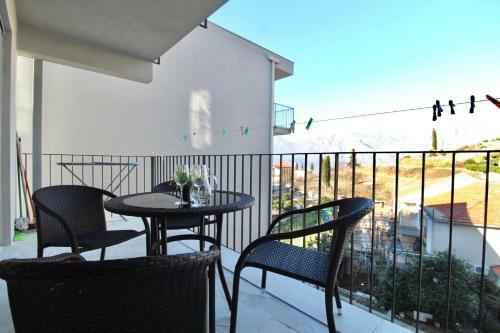 Apartamento 2bd New Dobrota Apt With Bay Views