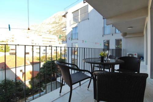 Apartamento 2bd New Dobrota Apt With Bay Views