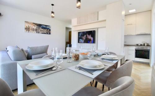 Apartamento 2bd New Dobrota Apt With Bay Views