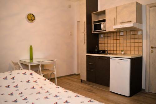 Hostal Studio Apartments Ilija