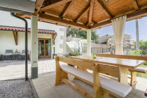 Nicolara In Kru?vari - Haus F�r 6 Personen