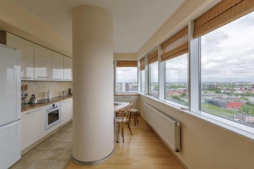 Sea View Apartment On 19th Floor
