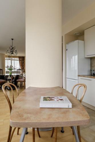 Sea View Apartment On 19th Floor