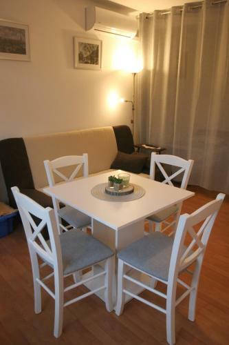 Hostal Studio Apartman Maria
