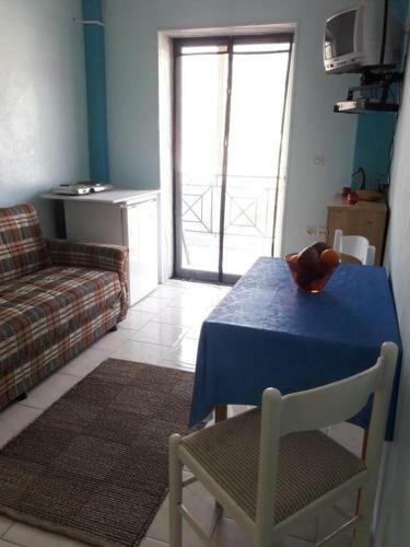 Hostal Rena Apartments