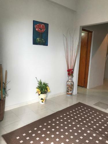 Hostal Rena Apartments