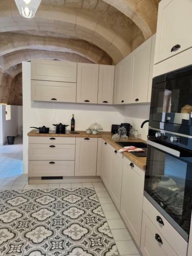 Luxuriously Finished 1 Bedroom Apartment