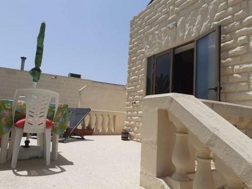 Gorgeous Sunny Terraced Apartment Sleeps 4