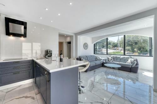 Sunny View Apartment