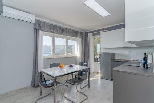 Stunning 2 Bedroom Apartment