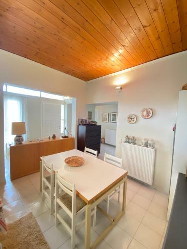 Mata's Spacious Apartment