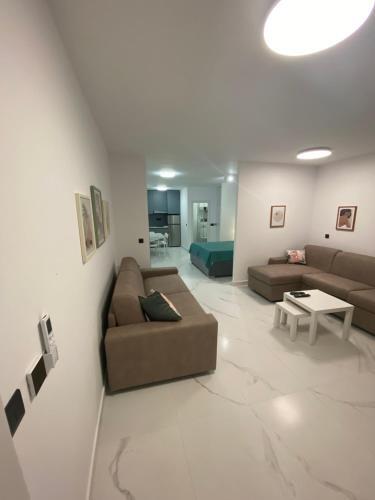 Deluxe Pool Apartment 4