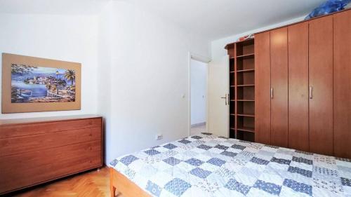 Apartamento ???????? ? ?. ????????, 300 ? ?? ????