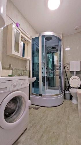 Apartamento ???????? ? ?. ????????, 300 ? ?? ????