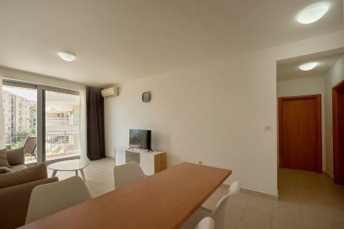 Summer Apartments With Pool