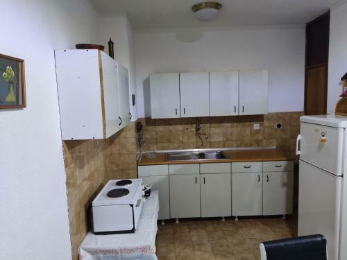 Hostal Apartments And Studio Nikoloski